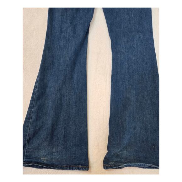 Almost Famous Flare Denim Jeans- Medium Wash- Womens Sz 7 - Picture 9 of 9